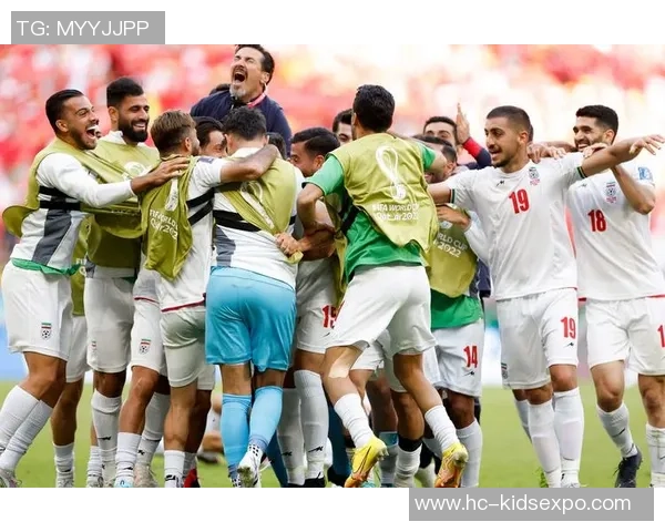 足球明星纷纷赴卡塔尔开启新征程，聚焦世界杯后职业生涯新篇章