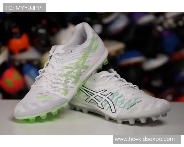 亚瑟士足球鞋助力球星展现非凡实力与精准控球的秘密武器 亚瑟士足球鞋助力球星展现非凡实力与精准控球的秘密武器